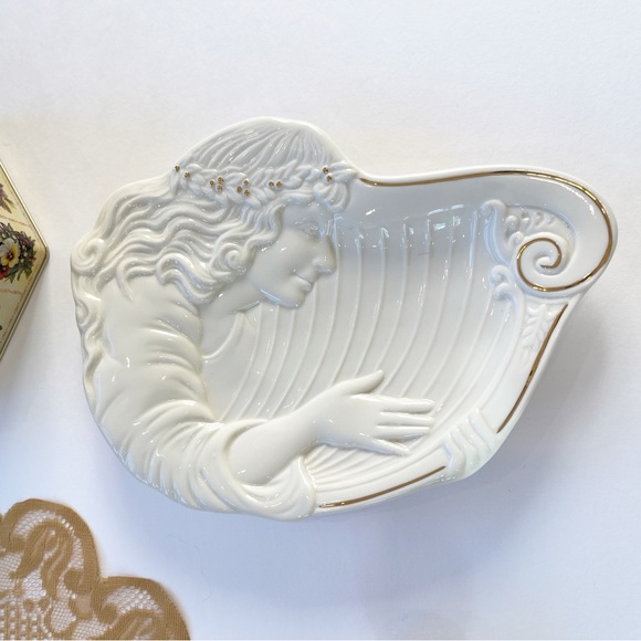 Vintage Vanity/Altar Set - Picture 2 of 8